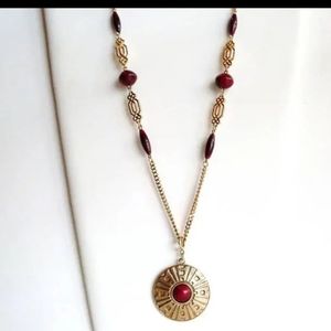 Vintage Sarah Coventry Medallion necklace